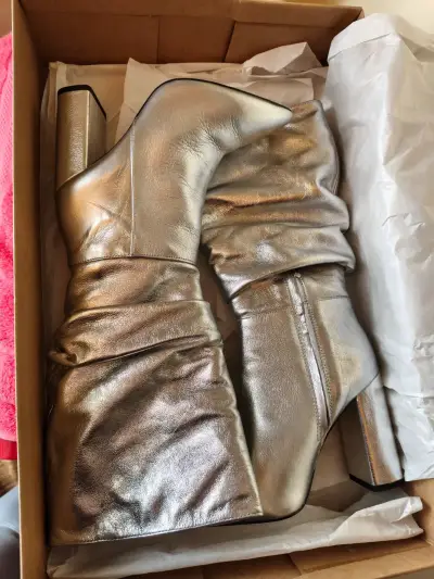 Botas plateadas metalizadas de tacón alto - miniatura 1