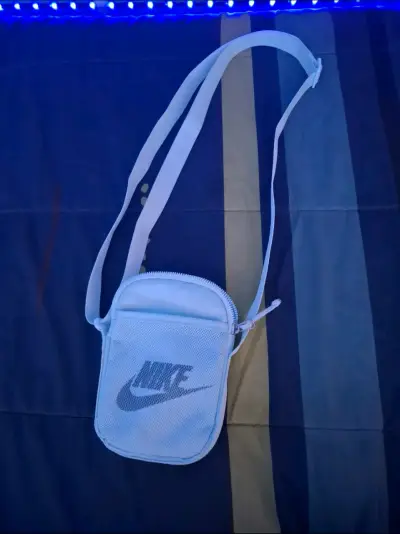 Bolso y gorro hagan precio al privado - miniatura 1