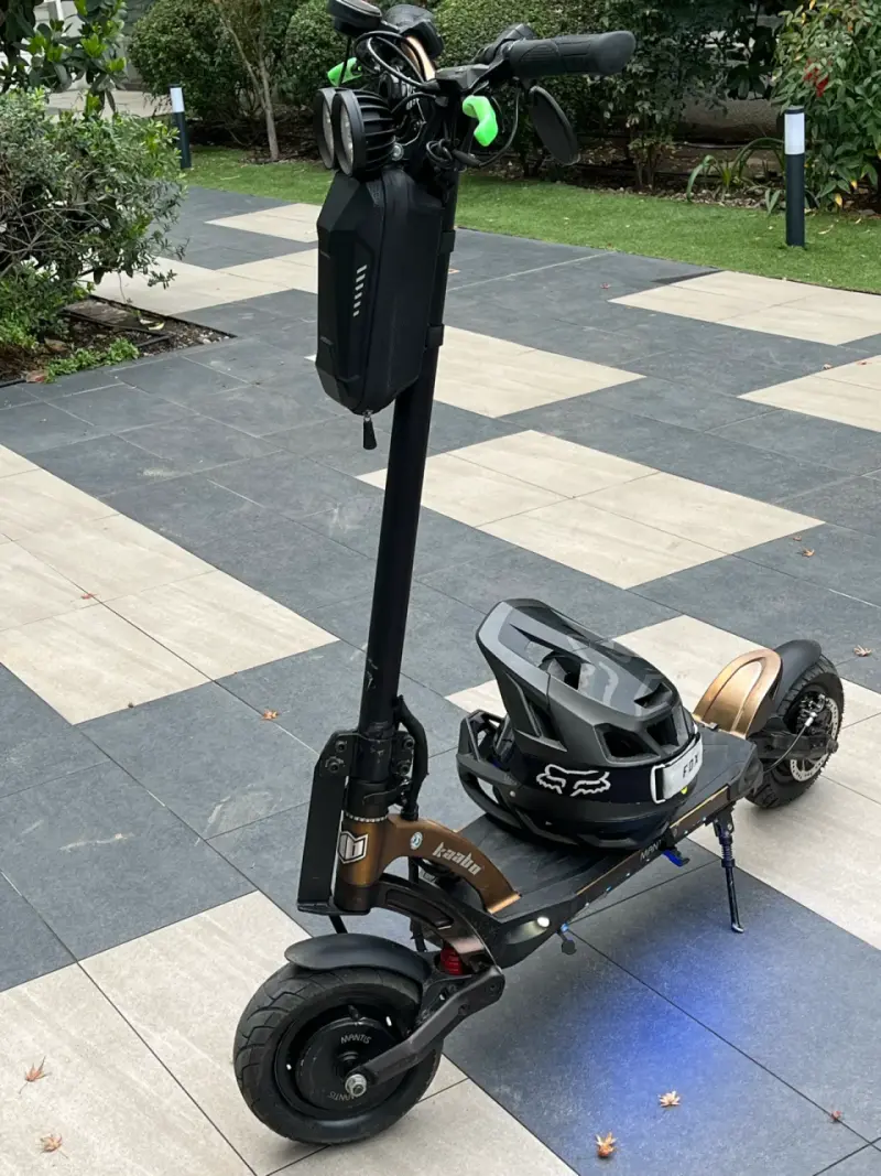 Scooter eléctrico Kaabo Mantis con luces LED - 1