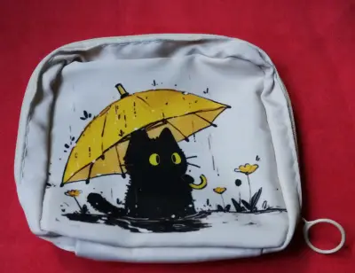 Estuche de tela con diseño de gato y paraguas - miniatura 1