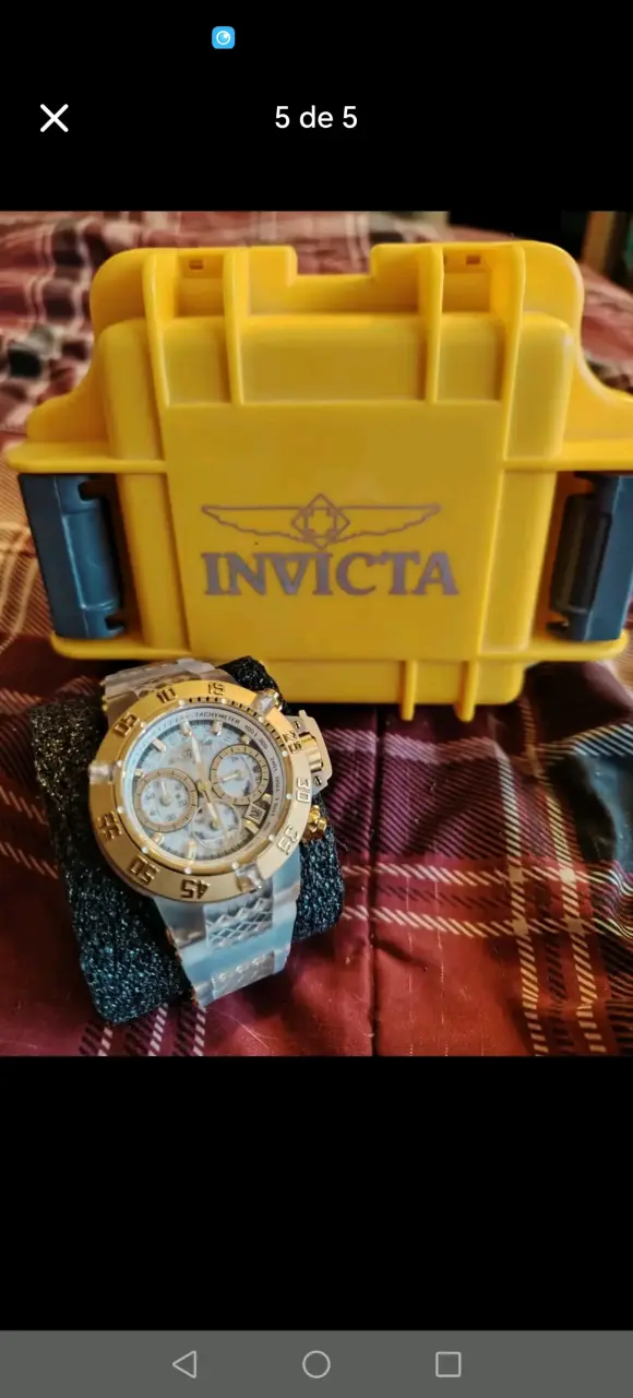 Reloj Invicta dorado con cronógrafo - 3