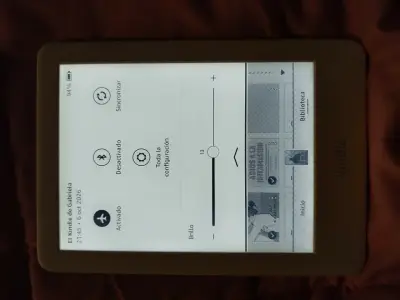 Kindle con funda protectora - miniatura 2