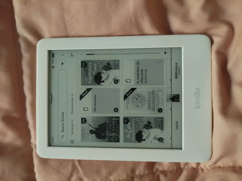 Kindle con funda protectora - 4