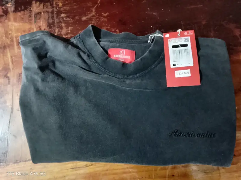 Polera.manga larga Negra Americanino Talla S