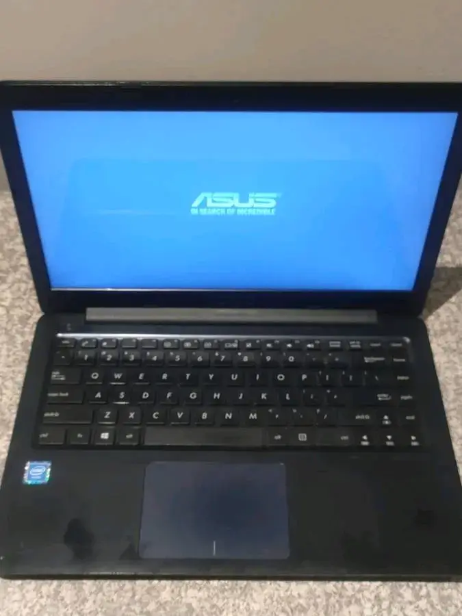 Notebook ASUS en buen estado