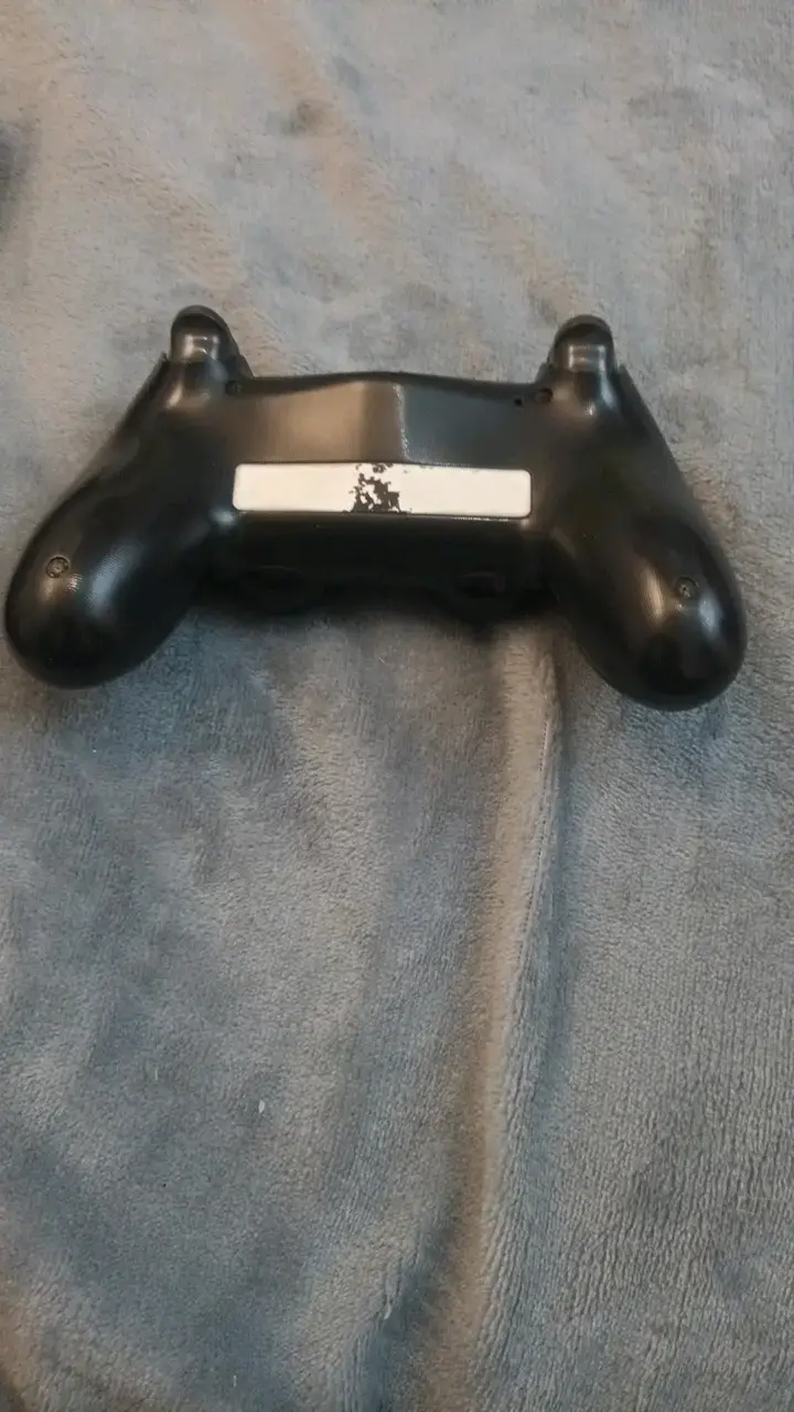 Consola PS4 con control y cable de poder - 5