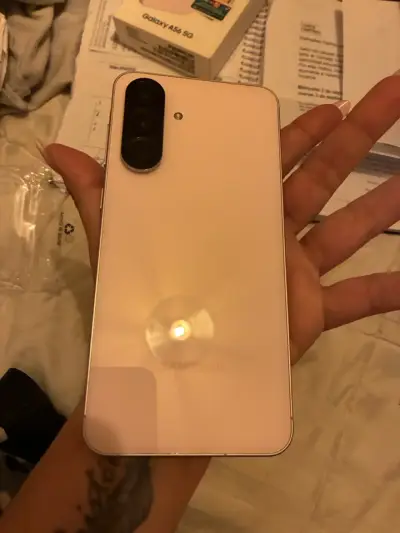 Samsung Galaxy A56 5G en buen estado - miniatura 2