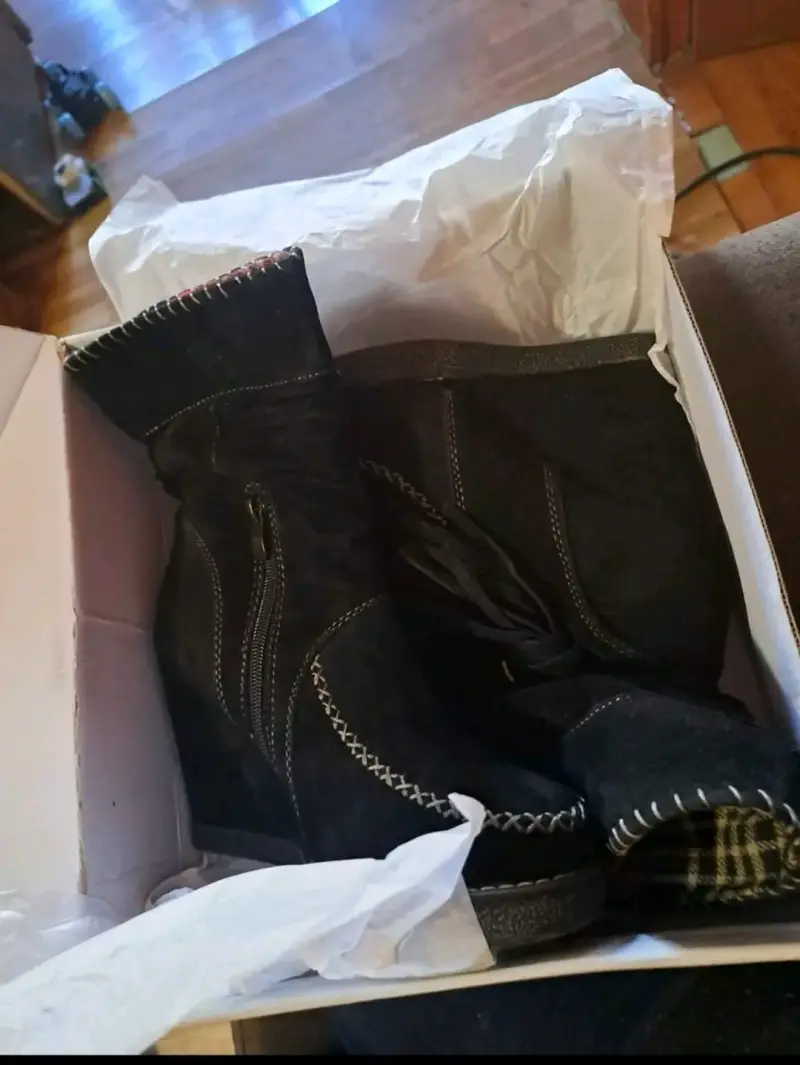 Botines de gamuza negros con flecos - 3