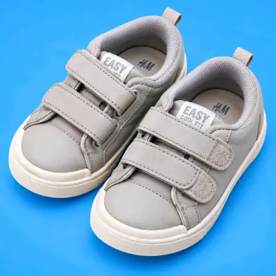 Zapatillas grises para niños H&M con velcro - miniatura 1