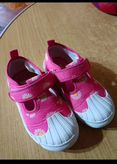 Zapatos de niña rosados con flores - miniatura 2