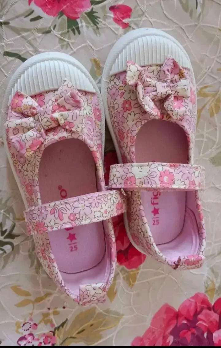 Zapatos de niña con flores y lazo talla 25 - 1