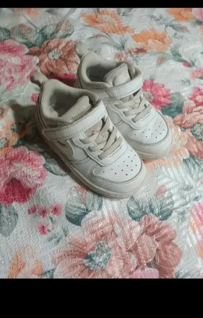 Zapatillas deportivas blancas para niños talla 25 - miniatura 1