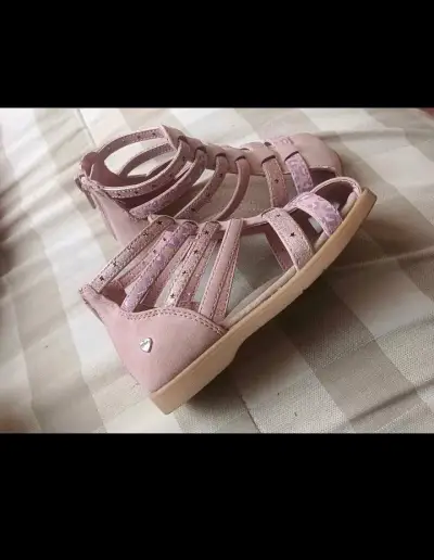 Sandalias de niña rosadas talla 24 - miniatura 2