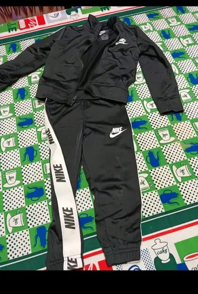 Conjunto deportivo infantil Nike negro - miniatura 2