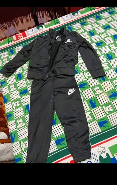 Conjunto deportivo infantil Nike negro - miniatura 4