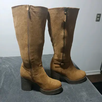 Botas de gamuza marrón con tacón alto - miniatura 1