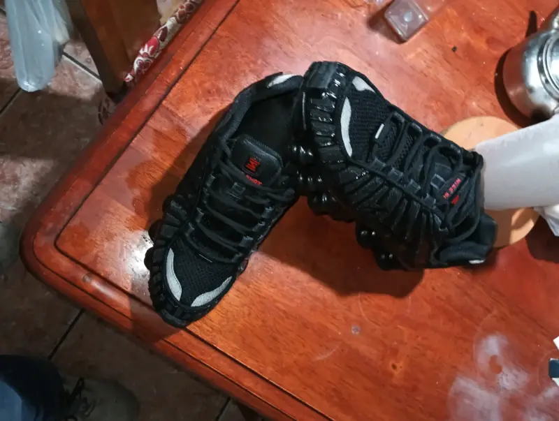 Zapatillas deportivas negras con amortiguación
