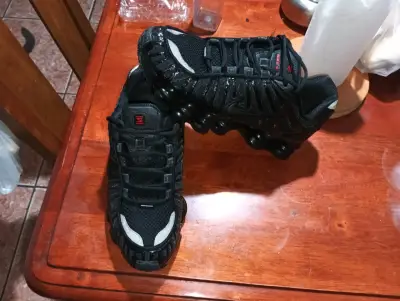 Zapatillas deportivas negras con amortiguación - miniatura 2