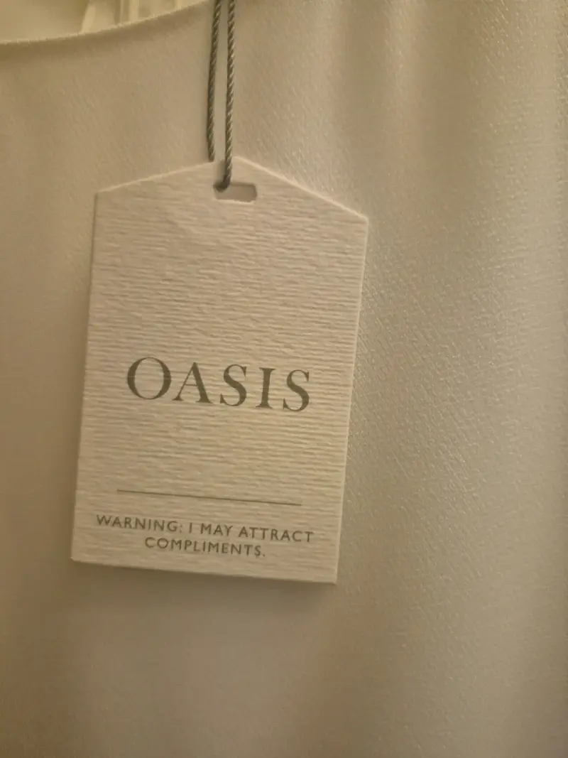 Polera Oasis nueva con etiqueta y perlitas. - 2
