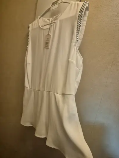 Polera Oasis nueva con etiqueta y perlitas. - miniatura 5