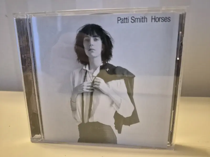 CD Patti Smith Horses en buen estado