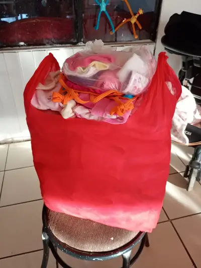 Lote de ropa de bebé para niña en buen estado - miniatura 1
