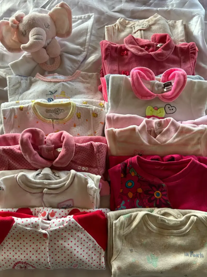 Lote de ropa de bebé para niña en buen estado - 2