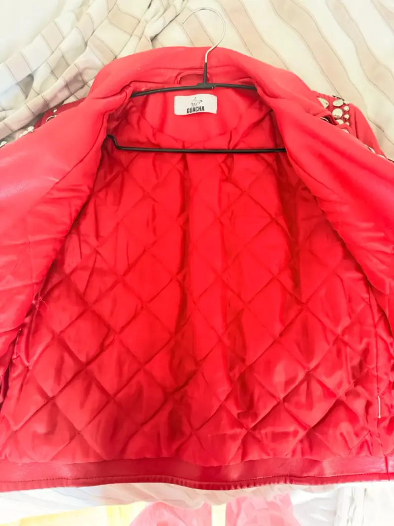 Chaqueta de cuero roja con tachuelas Guacha - 4