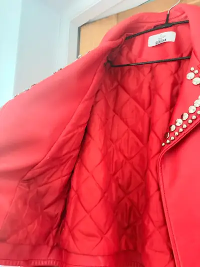 Chaqueta de cuero roja con tachuelas Guacha - miniatura 5