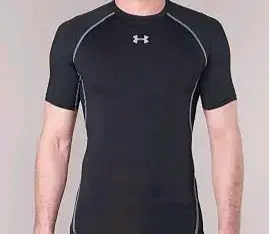 Polera deportiva negra Under Armour para hombre - miniatura 3