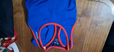 Polera deportiva mujer Reebok azul con detalles rojos - miniatura 3