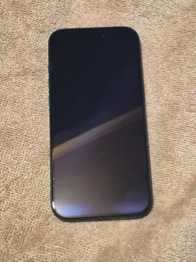 iPhone 15 en buen estado con batería al 88% - miniatura 1