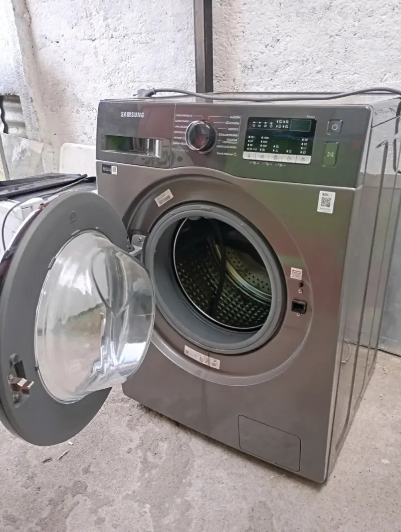 Lavadora Samsung de carga frontal 8kg - 1