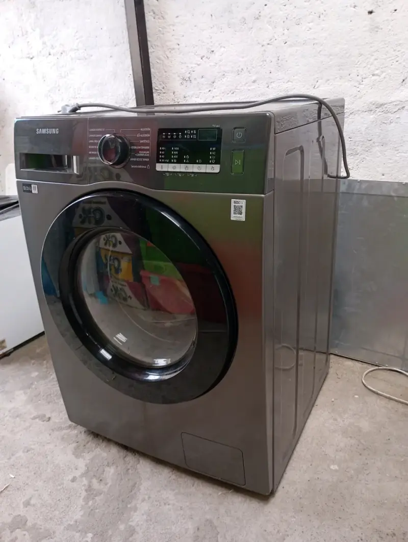 Lavadora Samsung de carga frontal 8kg - 2