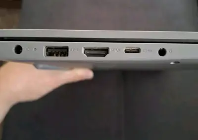 Laptop Lenovo Intel Celeron N4500 4GB RAM 116GB SSD - miniatura 3