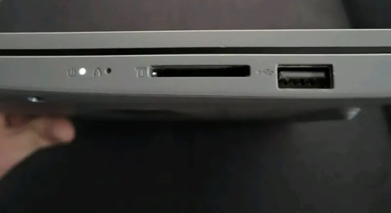 Laptop Lenovo Intel Celeron N4500 4GB RAM 116GB SSD - 4