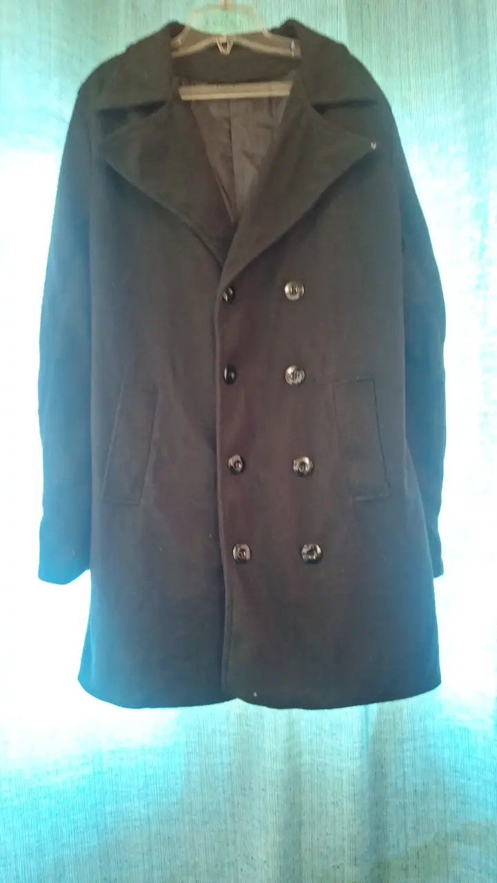 Abrigo negro de lana para hombre