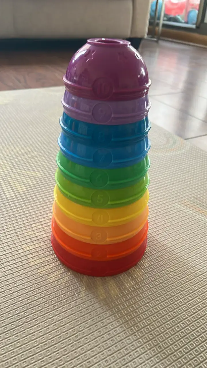 Juguete apilable de colores para niños - 1