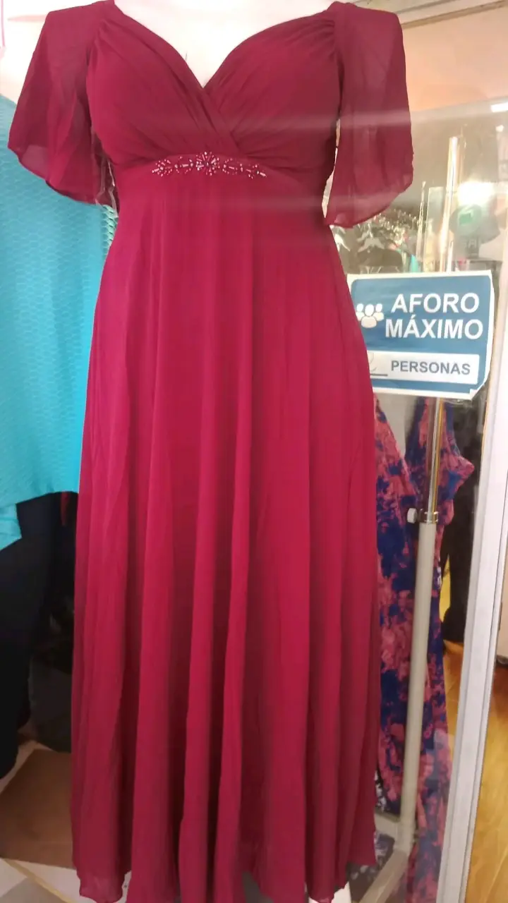 Vestido largo rojo burdeos elegante para fiesta