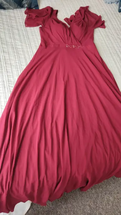 Vestido largo rojo burdeos elegante para fiesta - miniatura 2