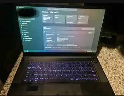 Laptop Razer con retroiluminación verde - miniatura 6