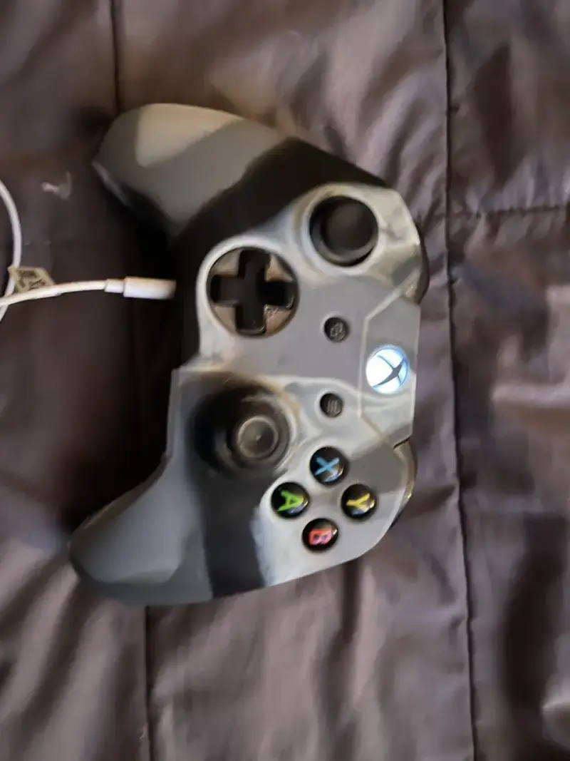 Consola Xbox One S con Control Inalámbrico - 1