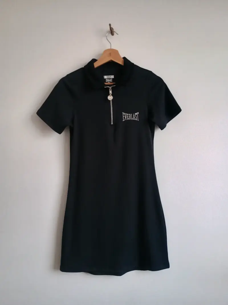 Vestido polo negro Everlast con cierre