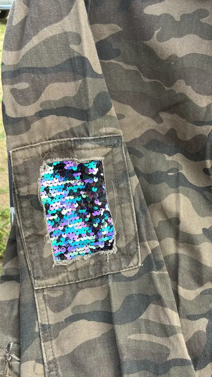 Chaqueta camuflada con lentejuelas - 2