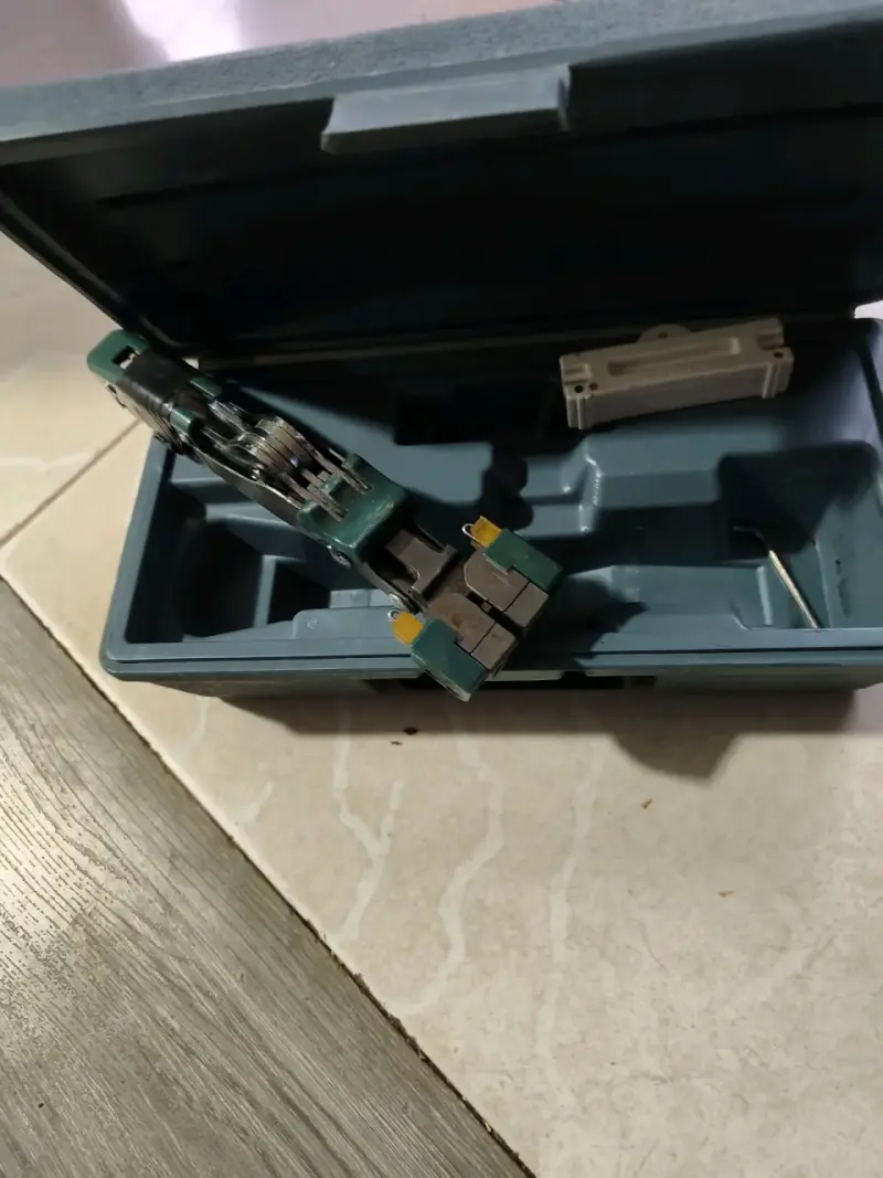 Herramienta de corte de fibra óptica con estuche - 2