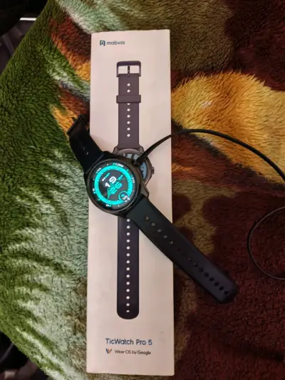 Smartwatch Mobvoi TicWatch Pro 5 con Wear OS - miniatura 1