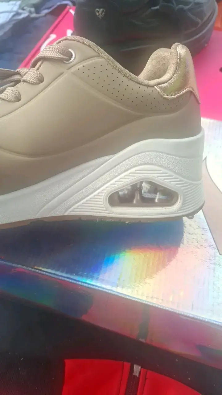 Zapatillas deportivas beige Skechers para mujer - 3