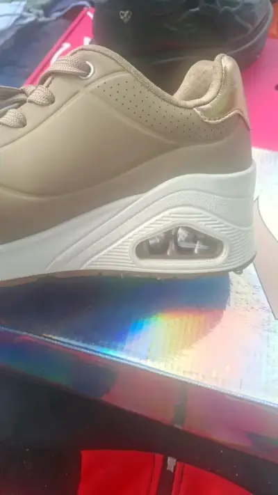 Zapatillas deportivas beige Skechers para mujer - miniatura 3