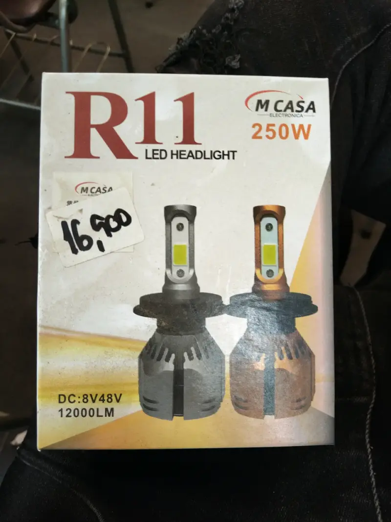 Foco LED para auto R11 H7 250W - 1