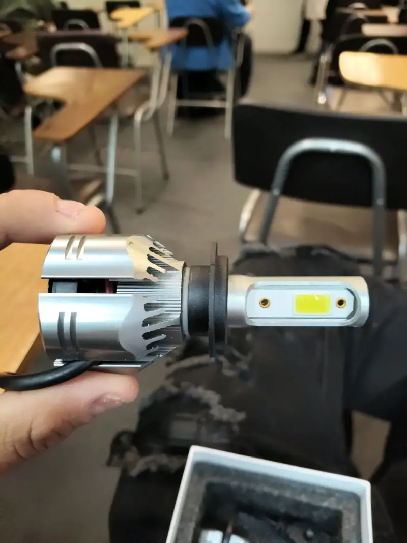 Foco LED para auto R11 H7 250W - 6
